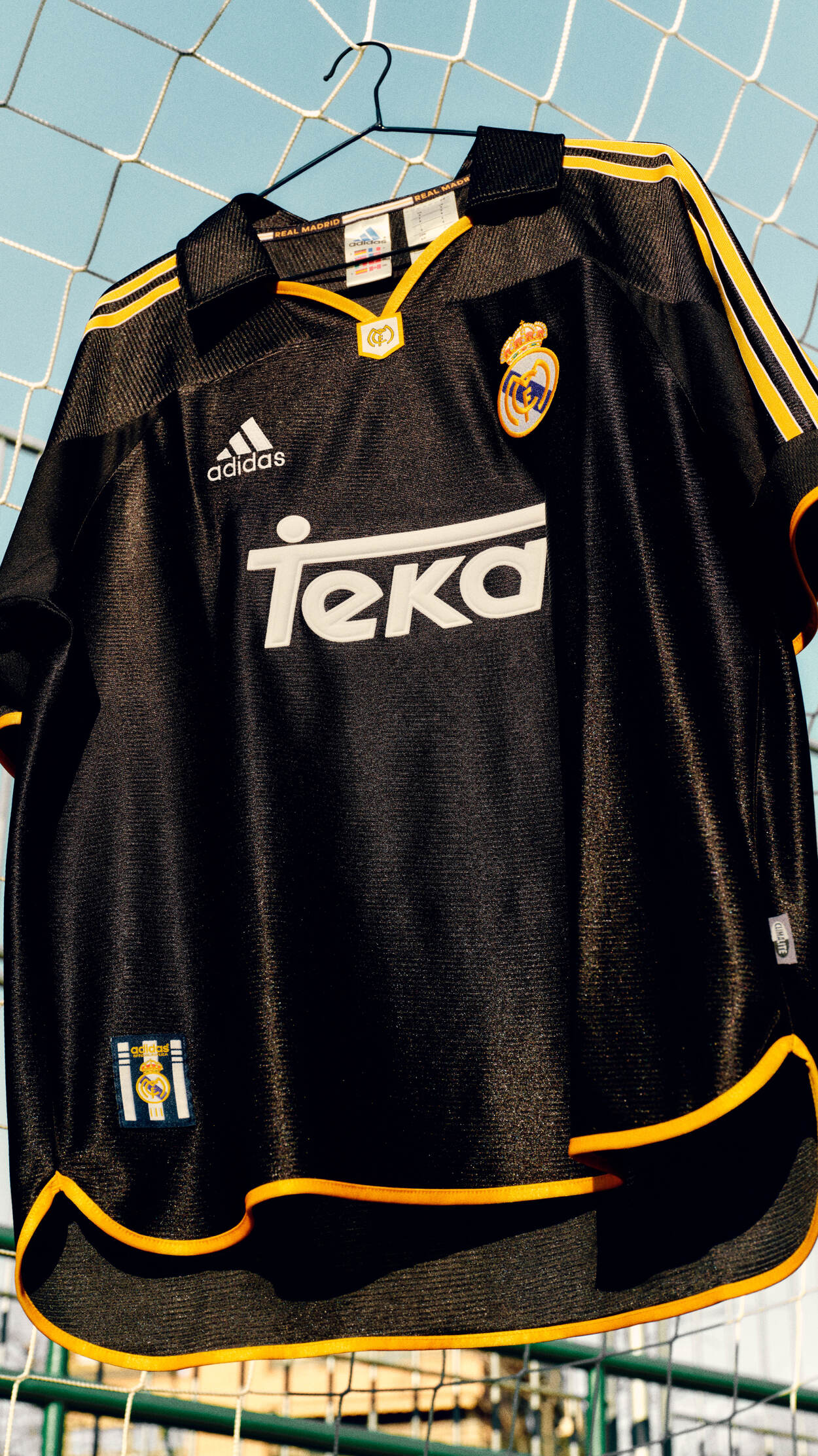 Real Madrid 1999/2000 Away Kit