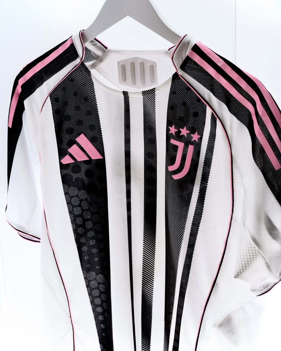 Juve Home Kit 2025/2026