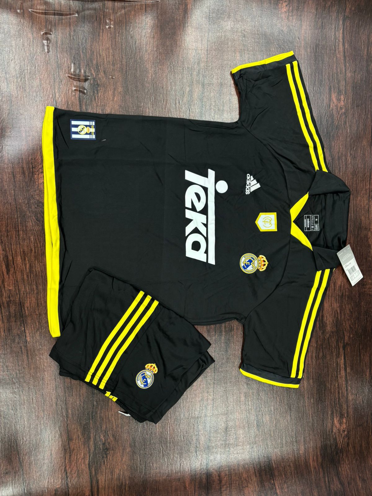 Real Madrid 1999/2000 Away Kit